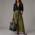 Sahara | Conjunto de Dos Piezas: Blusa Negra y Falda Midi Verde Oliva